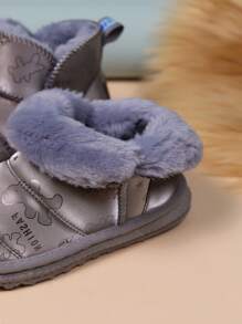 時尚和休閒流行女孩短靴帶毛茸茸襯墊