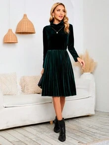 HOMEYEE Mock Neck Velvet Dress - Green - View 6