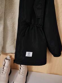 SHEIN 女大童字母補丁細節腰部抽繩連帽加絨內裏外套 - 黑色 - 查看 4