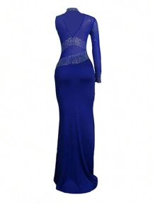 Vestido de malla con dobladillo de sirena y cuello simulado con detalle de diamantes de imitación
