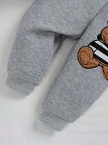 SHEIN Baby Girl Embroidery Bear And Slogan Pattern Hoodie & Sweatpants & Hat - Light Grey - View 5