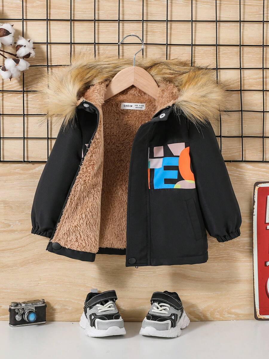 SHEIN Đứa bé trai Đồ họa Chữ cái Lót Teddy Trang trí Fuzzy Áo trùm đầu - Nhiều màu - Xem 1