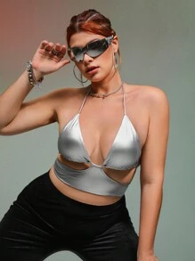 SHEIN ICON 大碼鏤空後背繫帶金屬質感掛脖上衣 - 銀色 - 查看 1