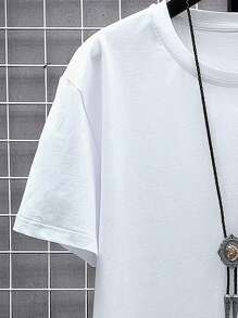 Manfinity Hypemode Hombres talla grande Camiseta de cráneo & con estampado de póker