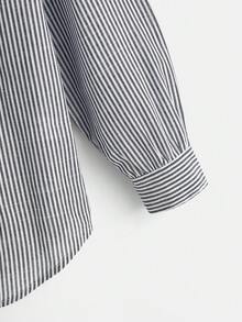 SHEIN EZwear Đồ họa sọc & khẩu hiệu Thả vai Áo sơ mi - Màu xanh lam - Xem 4