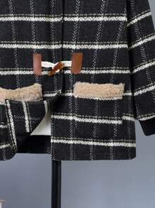 SHEIN Tween Boy 1pc Dual Pocket Contrast Fuzzy Hooded Duffle Overcoat