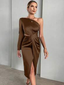 SHEIN Privé 單肩鏤空褶邊高衩緞面洋裝 - 棕色 - 查看 5