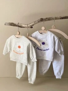 男嬰花卉和字母圖案連體衣和褲子 - 灰色 - 查看 1