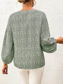 SHEIN Clasi Allover Print Lantern Sleeve Blouse - Green - View 2