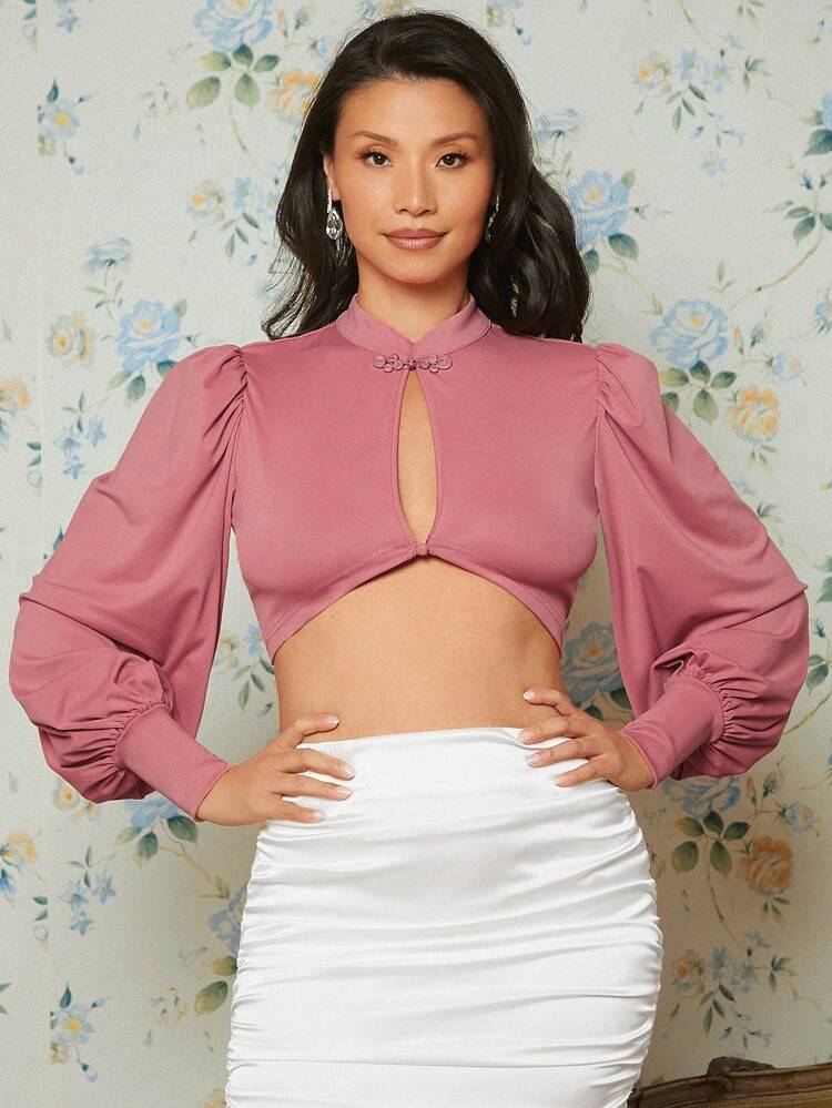 Cut Out Front Lantern Sleeve Crop Tee