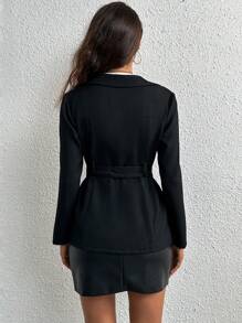 SHEIN Essnce 翻蓋細節腰帶前紐扣外套 - 黑色 - 查看 2