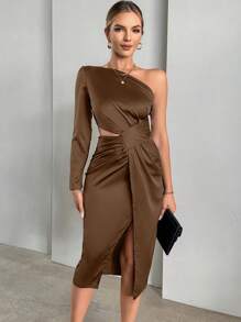 SHEIN Privé 單肩鏤空褶邊高衩緞面洋裝 - 棕色 - 查看 3