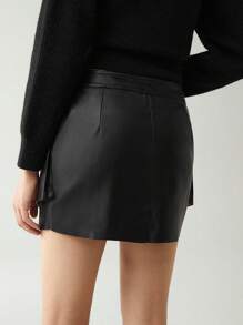 Anewsta 翻蓋口袋拉鏈門襟PU皮革半身裙 - 黑色 - 查看 3