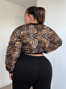 SHEIN SXY Abrigo corto acolchado con estampado de rayas de cebra para tallas grandes - Gris - Ver 2