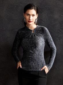 MOTF PREMIUM 金屬色褶皺蛇形圓環上衣 - 淺灰紫 - 查看 7