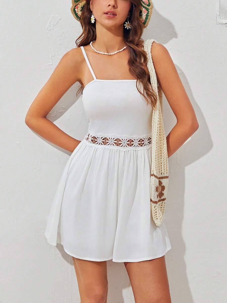 Soleia 水溶蕾絲拼接吊帶連體短褲 - 白色 - 查看 1