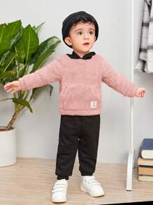 SHEIN Baby Boy Patch Detail Kangaroo Pocket Hoodie & Sweatpants