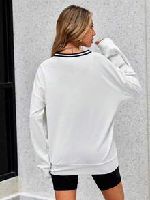 SHEIN Cottnline Đồ họa Chữ cái Thả vai Áo nỉ - Đen và trắng - Xem 2