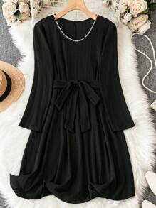 SHEIN Clasi 大碼素色繫腰帶洋裝 - 黑色 - 查看 1