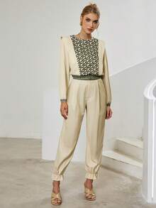 Sollinarry 地球印花上衣和斜口袋褲子 - 卡其色 - 查看 5