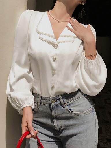 DAZY Blusa de satén con botones y mangas de linterna con cuentas de perlas, blusas de manga larga, ropa de otoño