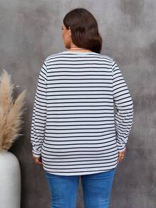 SHEIN LUNE 大碼條紋印花不對稱下擺T恤 - 黑與白 - 查看 3