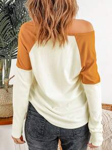 Maglietta con stampa halloween contrasto manica raglan con bottone frontale