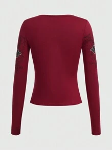 ROMWE Goth Camiseta crop con estampado de dibujo - Burdeos - Ver 2