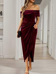 PoPoHouse 女士派对连衣裙，完美适用于情人节、浪漫约会、节日派对和鸡尾酒会。这款修身舒适的露肩性感连衣裙采用前开衩设计，单肩天鹅绒面料，尽显优雅时尚。适合女士节日装扮和春季穿着。