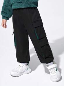 SHEIN 男小童側翻蓋口袋工裝褲 - 黑色 - 查看 1