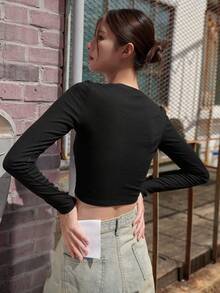 DAZY Letter Graphic Crop Tee - Black - View 8