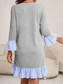 SHEIN Thai sản In sọc tay áo lá sen Xù Hoa Sen Váy Smock - Xám - Xem 2