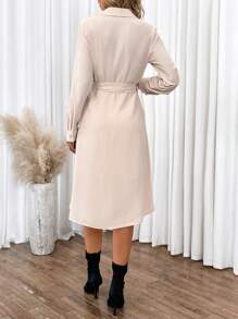 SHEIN Frenchy 青果領圍裹側打結洋裝 - 杏色 - 查看 2