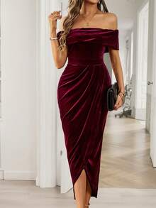 PoPoHouse 女士派对连衣裙，完美适用于情人节、浪漫约会、节日派对和鸡尾酒会。这款修身舒适的露肩性感连衣裙采用前开衩设计，单肩天鹅绒面料，尽显优雅时尚。适合女士节日装扮和春季穿着。