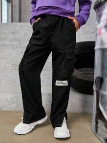 男大童字母補丁細節側翻蓋口袋下擺開叉長褲 - 黑色 - 查看 1