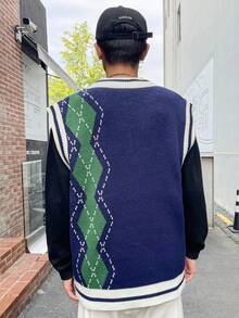 Manfinity Hypemode 男士菱形圖案條紋飾邊 V 領毛衣背心 - 彩色 - 查看 2