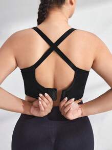 Easithlete Plus Solid Crisscross Back Sports Bra - Black - View 4
