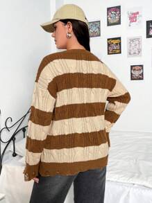 Flirla 大碼雙色落肩袖麻花編織套頭毛衣