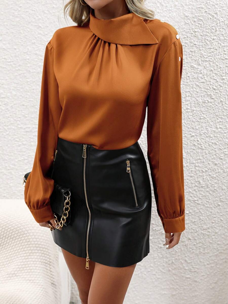 SHEIN Privé 素色褶皺細節緞面襯衫 - 棕色 - 查看 1