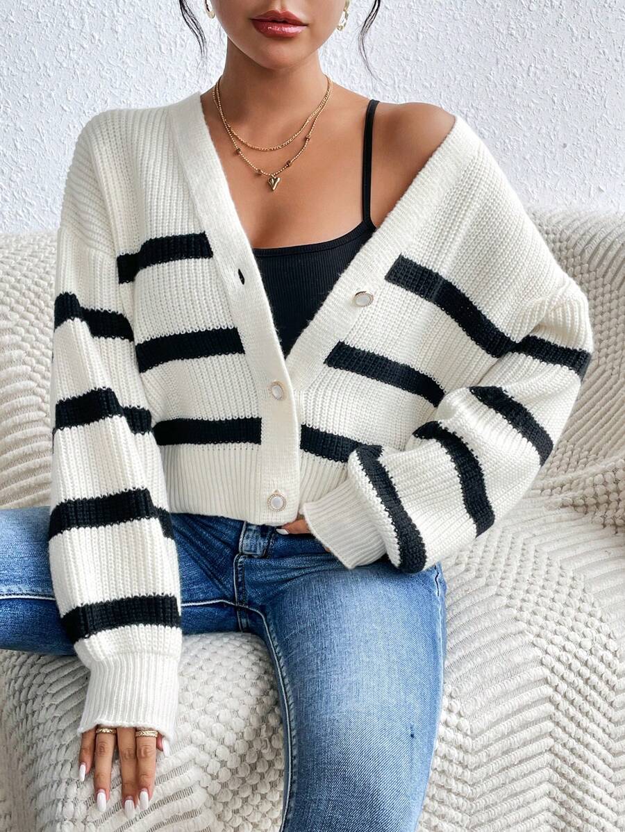 SHEIN Frenchy 條紋圖案落肩袖開襟衫 - 黑與白 - 查看 1