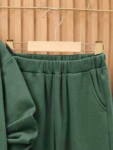 SHEIN 男大童字母貼布加絨內裏套頭衫和運動褲 - 綠色 - 查看 6