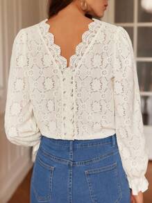 SHEIN Frenchy Chèn ren Guipure Tay áo loe Áo sơ mi - Màu be - Xem 1