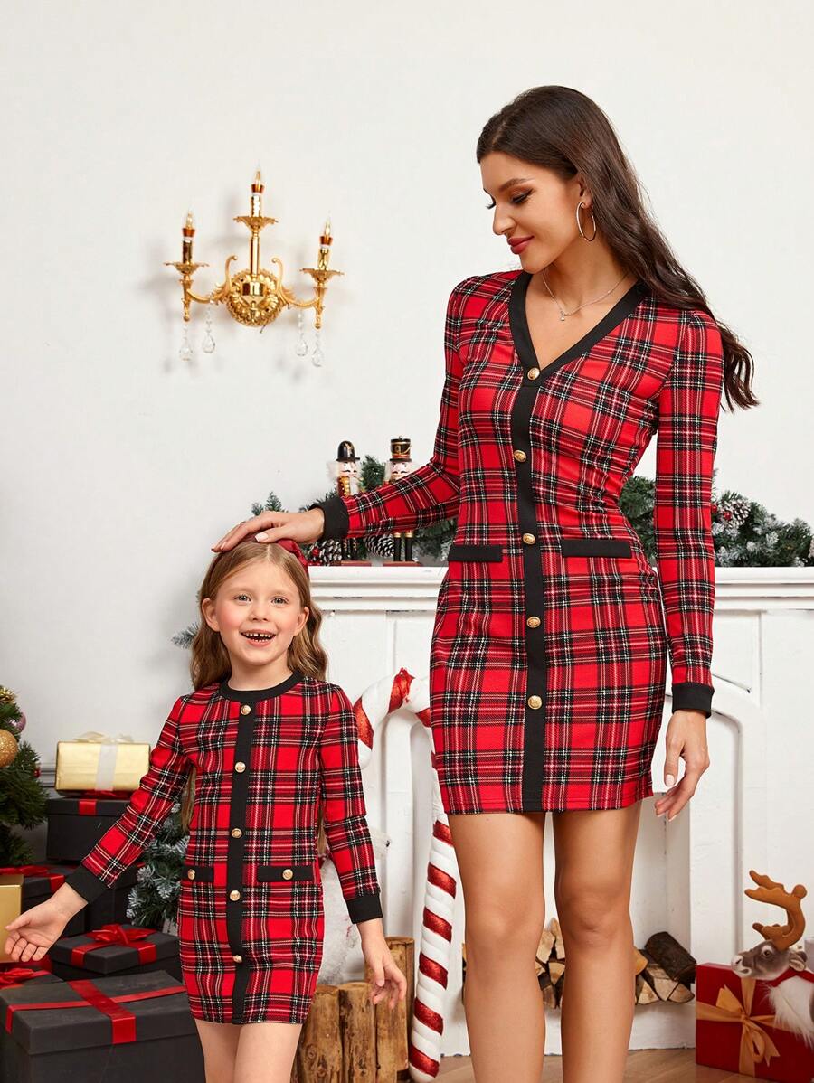 SHEIN Young Girl Knit Plaid Colorblock Fitted Dress, Mommy And Me Matching Outfits (2 Pieces Are Sold Separately), For Christmas