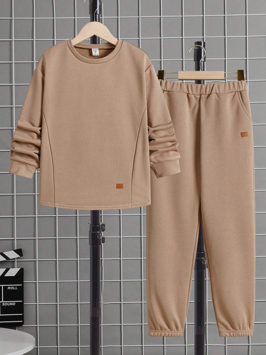 SHEIN Tween Boy Letter Patched Detail Drop Shoulder Tee & Sweatpants - Khaki - View 1