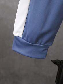 SHEIN Young Boy Letter Graphic Colorblock Kangaroo Pocket Hoodie & Sweatpants - Multicolor - View 5