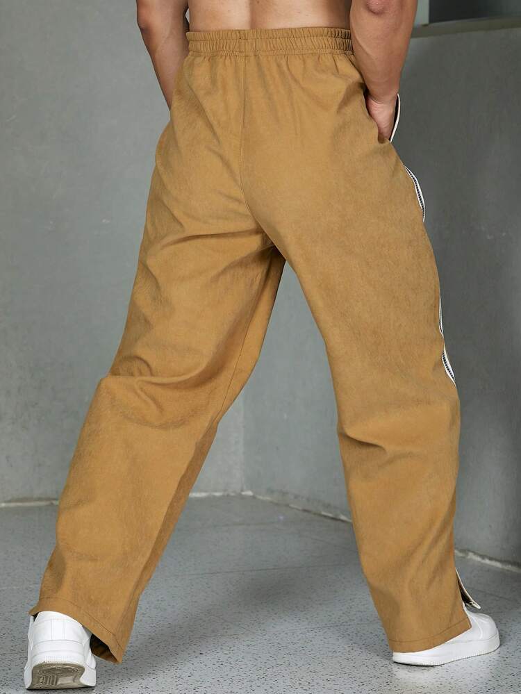 Men Plus Contrast Tape Split Hem Pants