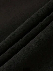 Hombres Capucha con estampado de slogan con bolsillo de canguro con cordón - Negro - Ver 3