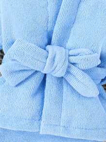 SHEIN Bebis Pojke Tecknat Broderi 3D Öron Design Huva Bälte Flanell Kostym Fjäderbeklädnad