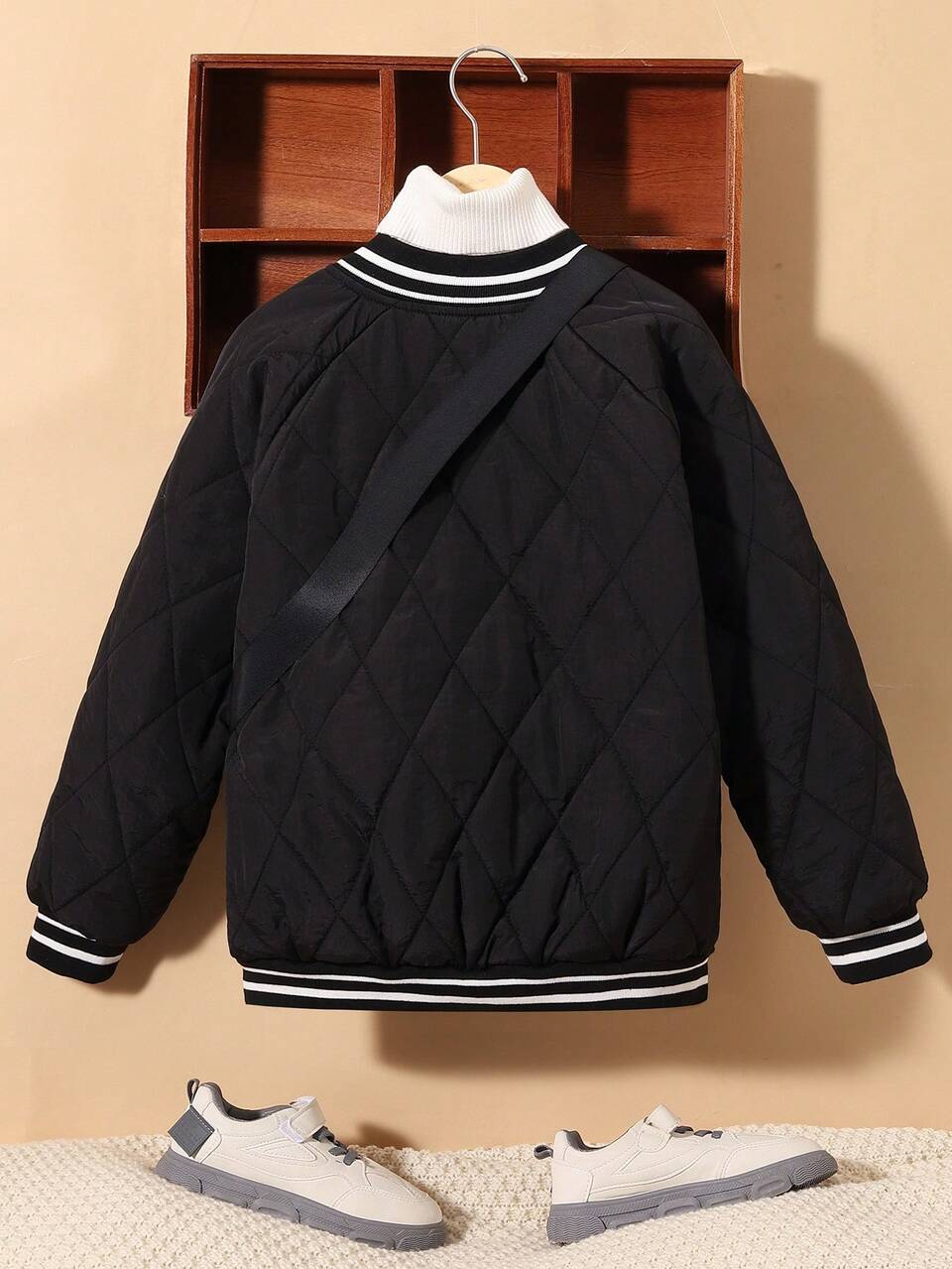 Tween Boy Letter Patched Striped Trim Bomber Quilted Coat With Bag Without Sweater