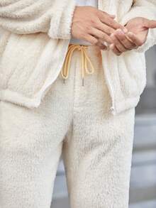 GENTILAND 男士標語圖案落肩袖毛絨夾克和褲子 - 米色 - 查看 3